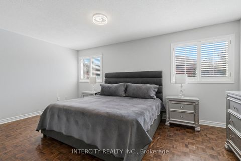 Photo 20 at 93 Chalone Crescent, Sonoma Heights, Vaughan