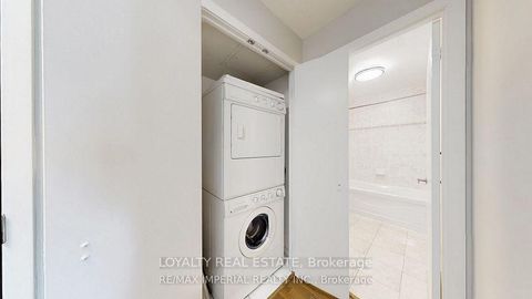 Photo 4 at 4907 - 65 Bremner Boulevard, Waterfront Communities C1, Toronto