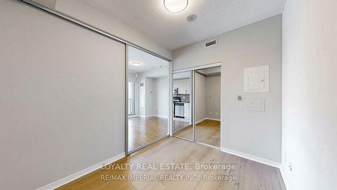 Photo 5 at 4907 - 65 Bremner Boulevard, Waterfront Communities C1, Toronto