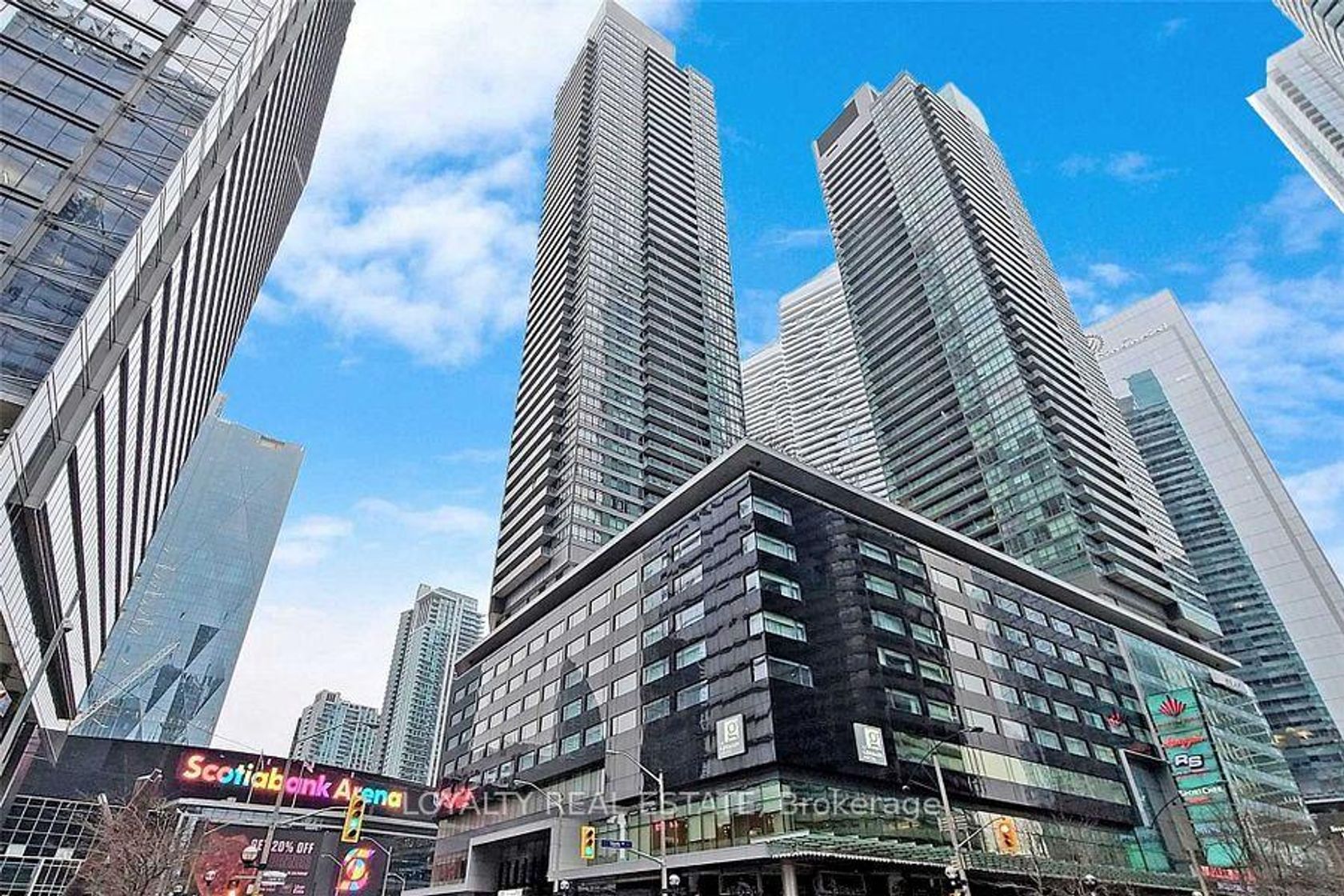 4907 - 65 Bremner Boulevard, Waterfront Communities C1, Toronto photo number 2