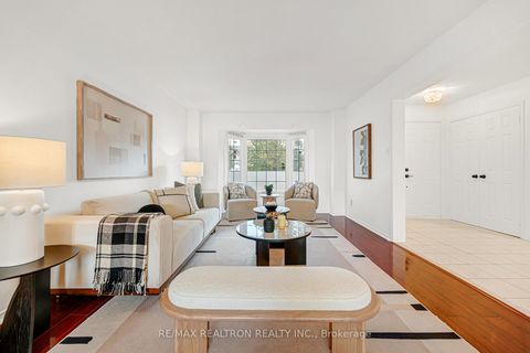 Photo 3 at 37 Dumaurier Crescent, Devonsleigh, Richmond Hill
