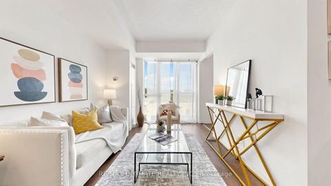 Photo 6 at 404 - 2055 Danforth Avenue, Woodbine Corridor, Toronto