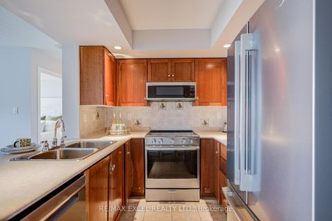 Photo 7 at 739 - 125 Omni Drive W, Bendale, Toronto
