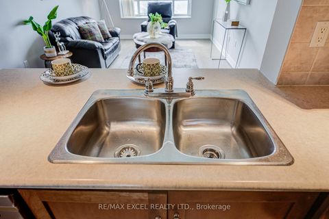 Photo 11 at 739 - 125 Omni Drive W, Bendale, Toronto