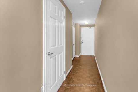 Photo 2 at 501 - 190 St George Street, Annex, Toronto