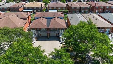 Photo 2 at 131 Yatescastle Drive, Jane Heights, Toronto