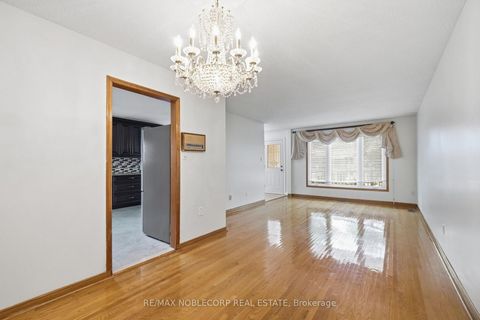 Photo 10 at 131 Yatescastle Drive, Jane Heights, Toronto