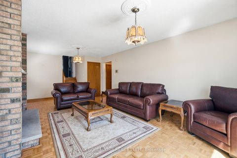 Photo 12 at 131 Yatescastle Drive, Jane Heights, Toronto