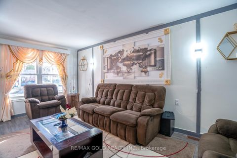 Photo 7 at 2 Kinzie Lane, Grove East, Barrie