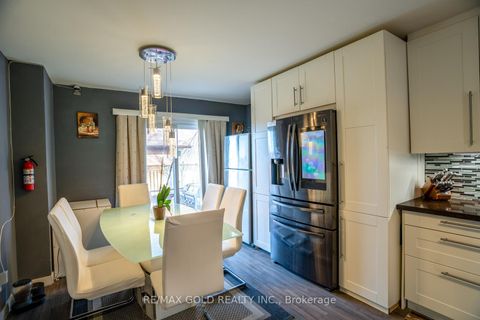Photo 8 at 2 Kinzie Lane, Grove East, Barrie