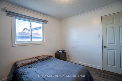Photo 16 at 2 Kinzie Lane, Grove East, Barrie