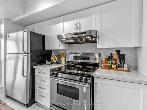 Photo 6 at 412 - 119 Merton Street, Mount Pleasant West, Toronto
