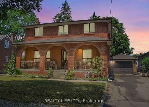 Photo 1 at 4 Rosalie Avenue, CFB, Toronto