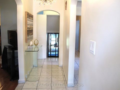 Photo 2 at 4 Rosalie Avenue, CFB, Toronto