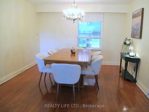 Photo 7 at 4 Rosalie Avenue, CFB, Toronto