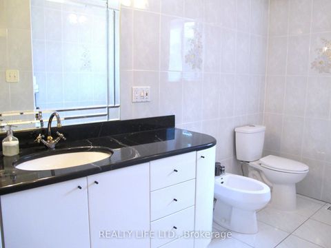 Photo 19 at 4 Rosalie Avenue, CFB, Toronto