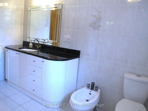 Photo 21 at 4 Rosalie Avenue, CFB, Toronto