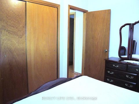 Photo 24 at 4 Rosalie Avenue, CFB, Toronto