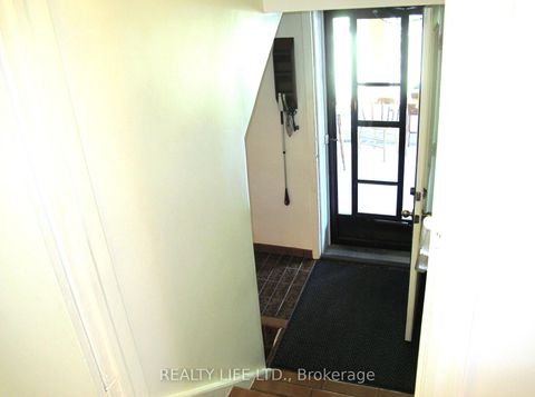 Photo 25 at 4 Rosalie Avenue, CFB, Toronto