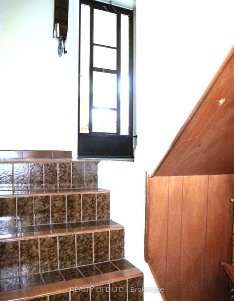 Photo 26 at 4 Rosalie Avenue, CFB, Toronto