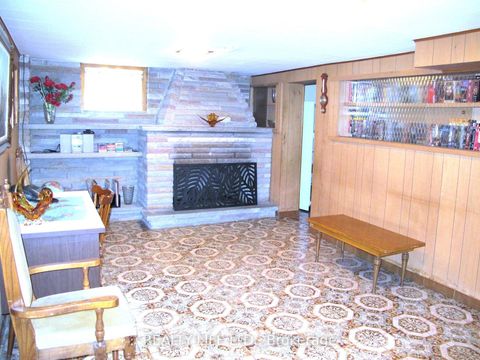 Photo 27 at 4 Rosalie Avenue, CFB, Toronto