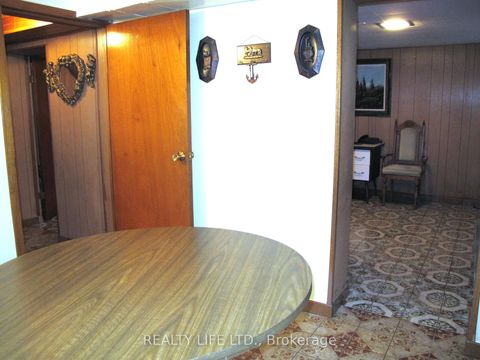 Photo 31 at 4 Rosalie Avenue, CFB, Toronto