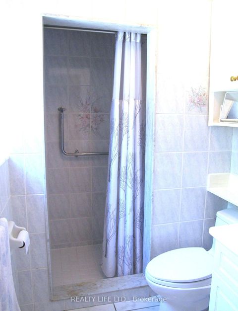 Photo 35 at 4 Rosalie Avenue, CFB, Toronto