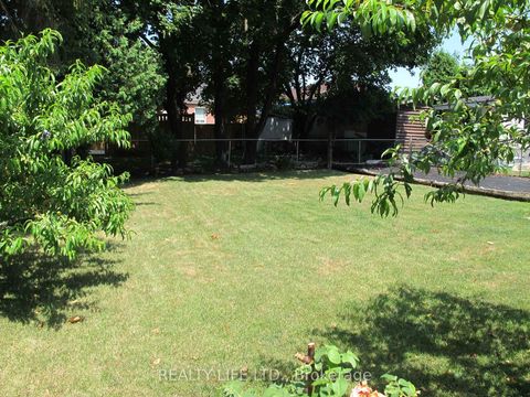 Photo 39 at 4 Rosalie Avenue, CFB, Toronto