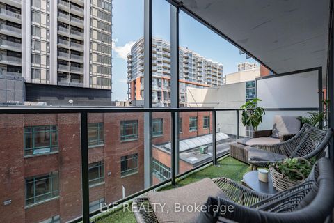 Photo 4 at 402 - 105 George Street, Moss Park, Toronto