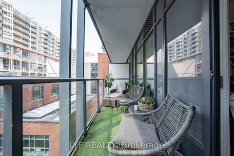 Photo 5 at 402 - 105 George Street, Moss Park, Toronto