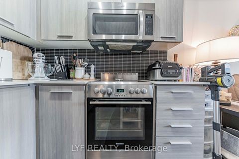 Photo 14 at 402 - 105 George Street, Moss Park, Toronto