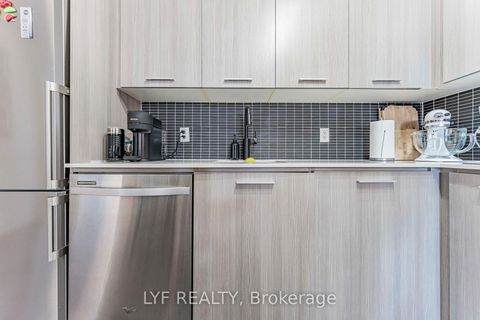 Photo 15 at 402 - 105 George Street, Moss Park, Toronto