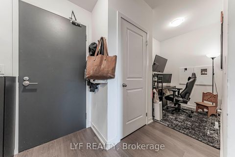 Photo 31 at 402 - 105 George Street, Moss Park, Toronto
