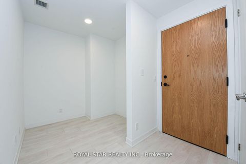 Photo 2 at 1207 - 7950 Bathurst Street, Beverley Glen, Vaughan