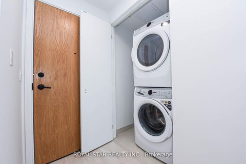 Photo 3 at 1207 - 7950 Bathurst Street, Beverley Glen, Vaughan