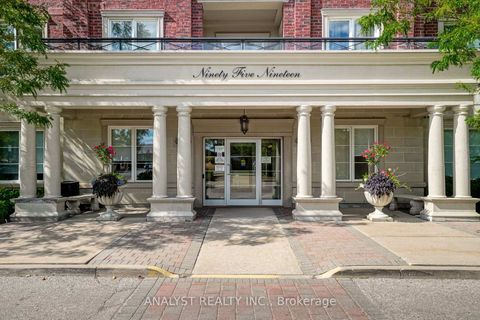 Photo 2 at 221 - 9519 Keele Street, Maple, Vaughan
