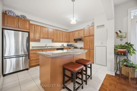 Photo 9 at 221 - 9519 Keele Street, Maple, Vaughan