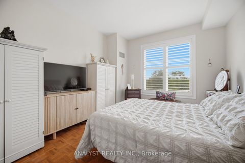 Photo 18 at 221 - 9519 Keele Street, Maple, Vaughan