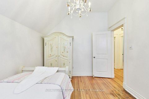 Photo 34 at 57 Silver Birch Avenue, The Beaches, Toronto