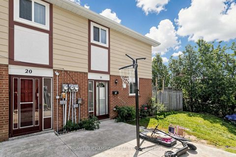 Photo 5 at 18 - 18 San Vito Way, Jane Heights, Toronto