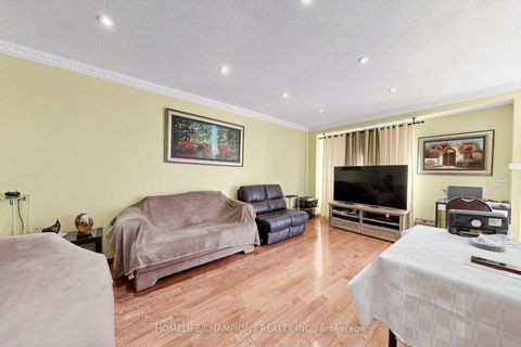 Photo 7 at 18 - 18 San Vito Way, Jane Heights, Toronto