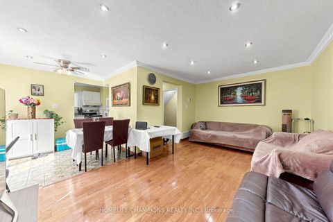 Photo 8 at 18 - 18 San Vito Way, Jane Heights, Toronto
