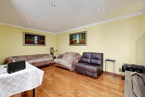 Photo 9 at 18 - 18 San Vito Way, Jane Heights, Toronto