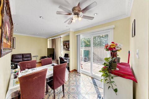 Photo 12 at 18 - 18 San Vito Way, Jane Heights, Toronto