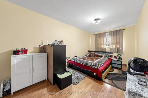 Photo 28 at 18 - 18 San Vito Way, Jane Heights, Toronto