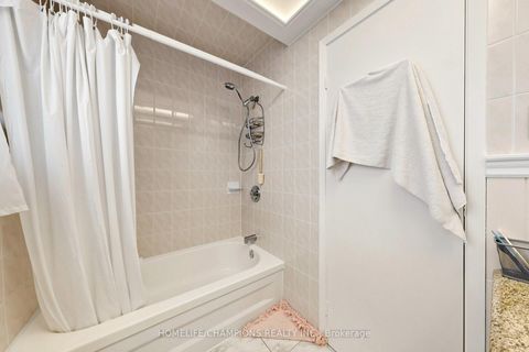 Photo 31 at 18 - 18 San Vito Way, Jane Heights, Toronto