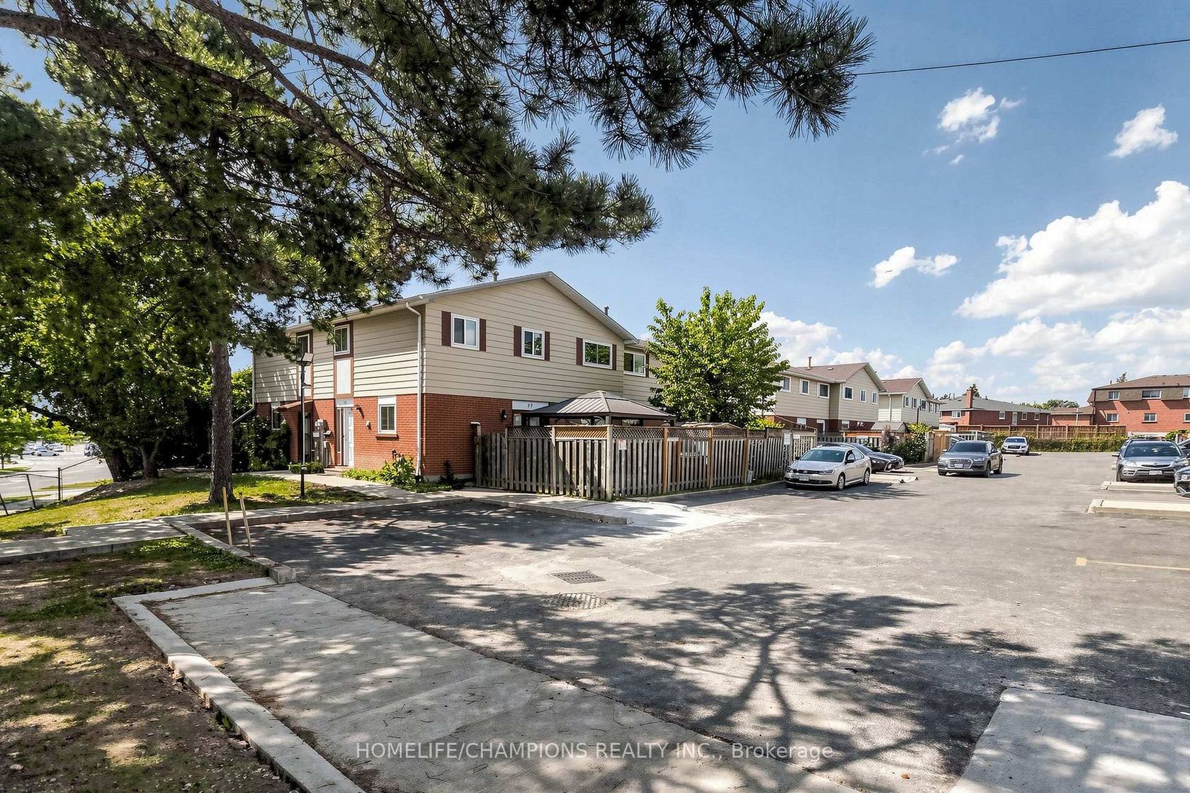 18 - 18 San Vito Way, Jane Heights, Toronto photo 7