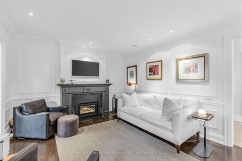 Photo 2 at 113 Inglewood Drive, Moore Park, Toronto