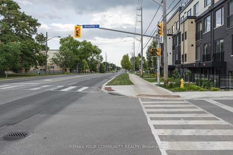 Photo 2 at 220 - 1650 Victoria Park Avenue, Victoria Village, Toronto