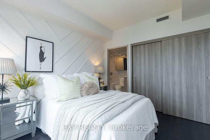 Photo 14 at 912 - 85 Mcmahon Drive, Bayview Village, Toronto